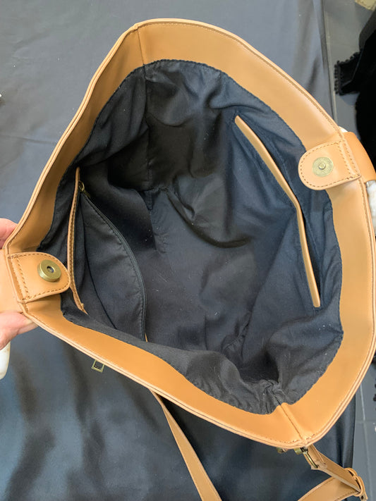 Camel purse