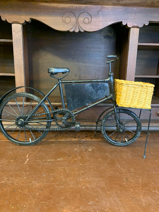 Bicycle decor metal w/ basket 17.5x5”