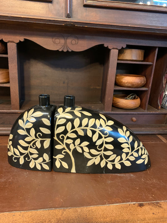 Unique vase book end style